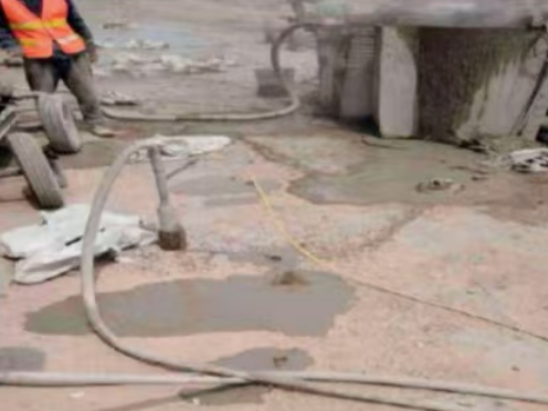 博湖水泥混凝土路面板底注浆技术 路面脱空注浆整治方案