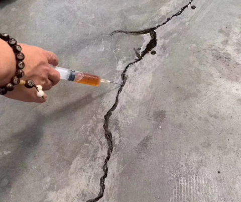 博湖混凝土裂缝修补技术详解​